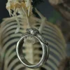 Nhẫn bạc Athanatos: Biểu tượng ý chí bất diệt từ thần thoại Prometheus. Thiết kế rắn Ouroboros tinh xảo, đại diện cho sự tái sinh và sức mạnh nội tại bất khuất. Khám phá ngay tác phẩm nghệ thuật dành riêng cho những kẻ bản lĩnh.