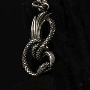 Mặt Dây Chuyền Bạc 925: Prometheus 3 Mặt Dây Chuyền Bạc 925: Prometheus Mặt dây chuyền bạc Prometheus từ Pallas chính là một bản hùng ca – nơi tôn vinh những tâm hồn can đảm, sự hy sinh và ý chí kiên cường.